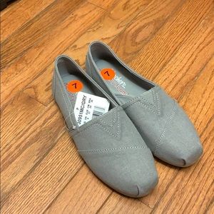 Sketchers memory foam shoes 7